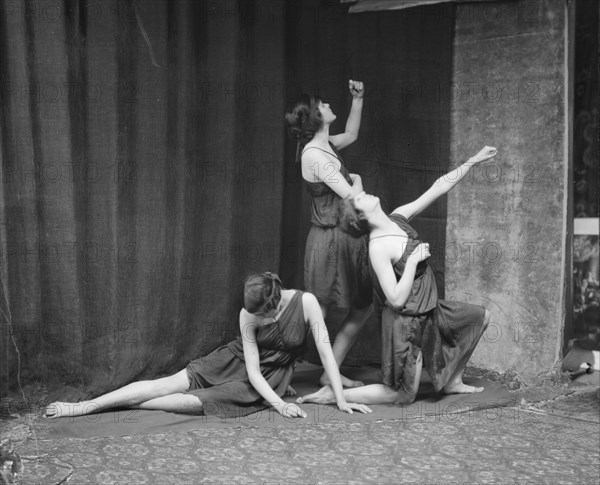 Marion Morgan dancers, between 1914 and 1927. Creator: Arnold Genthe.