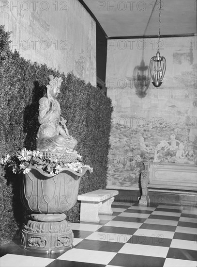 Cumming, Rose, residence interiors, 1931 Sept. Creator: Arnold Genthe.