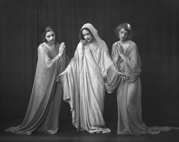 Isadora Duncan dancers, between 1915 and 1923. Creator: Arnold Genthe.