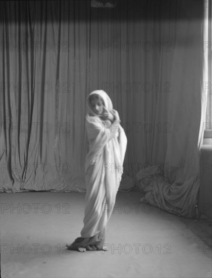 Isadora Duncan dancers, between 1915 and 1923. Creator: Arnold Genthe.