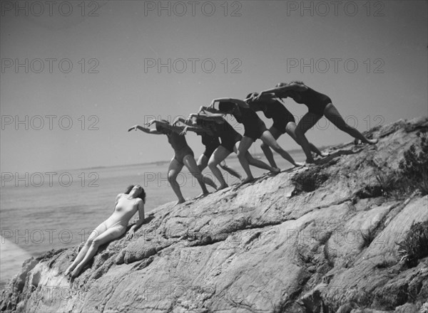 Strauss, Sarah Mildred, and pupils, 1932 June 5. Creator: Arnold Genthe.