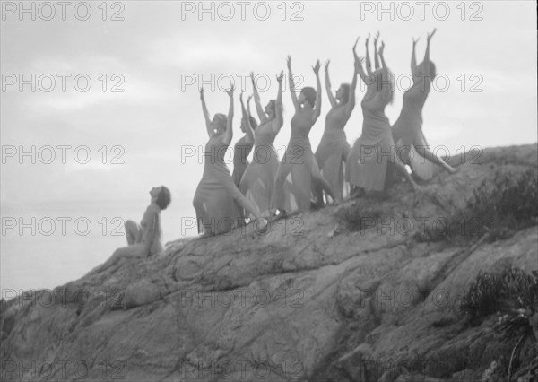 Strauss, Sarah Mildred, and pupils, 1932 June 5. Creator: Arnold Genthe.