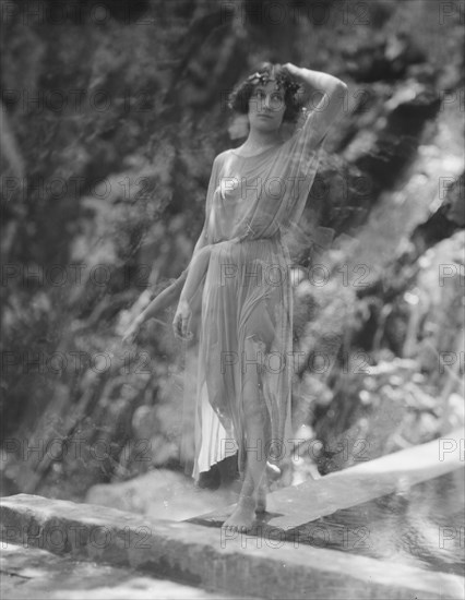 Tonetti, Miss, at Sneding's Landing, 1921 June 7. Creator: Arnold Genthe.