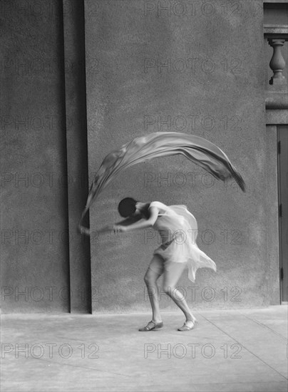 University of California at Berkeley dancers, 1927 Creator: Arnold Genthe.