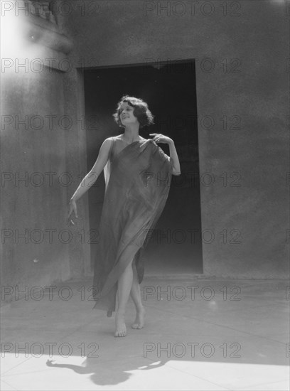 University of California at Berkeley dancers, 1927 Creator: Arnold Genthe.