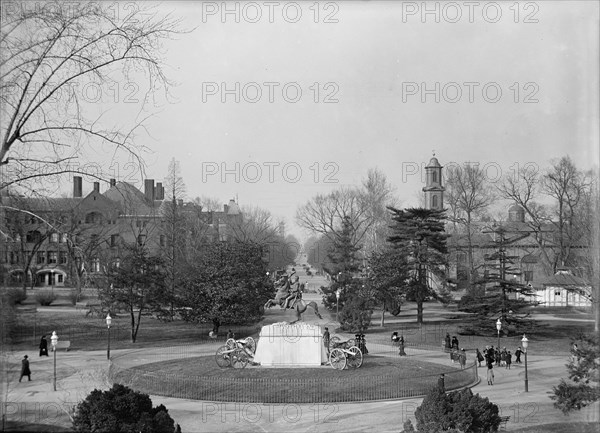 Jackson, Andrew. Monument in Lafayette Park, 1913. Creator: Harris & Ewing.