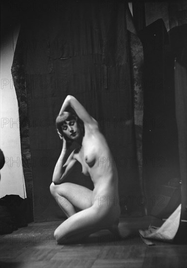 Alf, Fe´, Miss, pupil of, portrait photograph, 1932 Creator: Arnold Genthe.