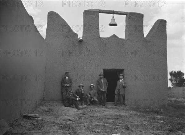 Acoma, New Mexico area views, between 1899 and 1928. Creator: Arnold Genthe.