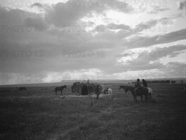 Acoma, New Mexico area views, between 1899 and 1928. Creator: Arnold Genthe.