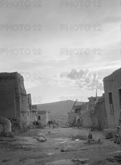 Acoma, New Mexico area views, between 1899 and 1928. Creator: Arnold Genthe.