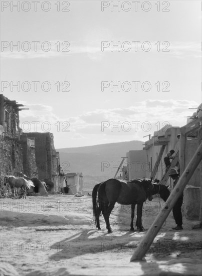 Acoma, New Mexico area views, between 1899 and 1928. Creator: Arnold Genthe.