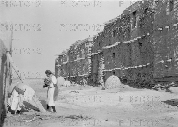 Acoma, New Mexico area views, between 1899 and 1928. Creator: Arnold Genthe.