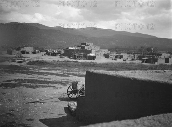 [Taos, New Mexico area views], between 1899 and 1928. Creator: Arnold Genthe.