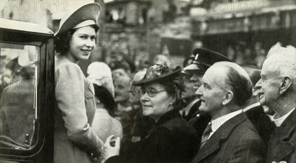 'Victory Tour of East End of London - 9th May, 1945', 1947. Creator: Unknown.