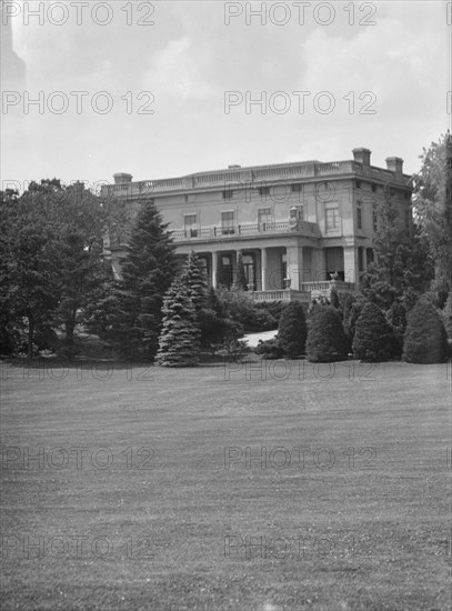 Langeloth estate, Riverside, Connecticut, 1932 June 7. Creator: Arnold Genthe.