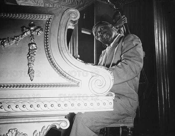 Portrait of Erroll Garner, New York, N.Y., 1946. Creator: William Paul Gottlieb.