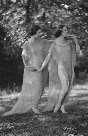 Desha and Leah dancing in Port Washington, 1921 Aug. 21. Creator: Arnold Genthe.