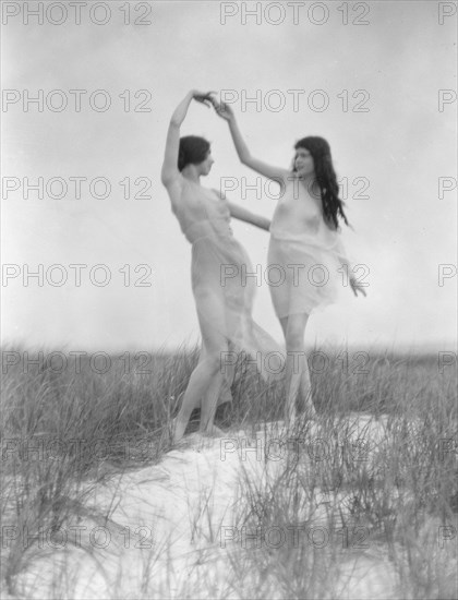 Severn, Margaret, Miss, and an unidentified dancer, 1923 Creator: Arnold Genthe.