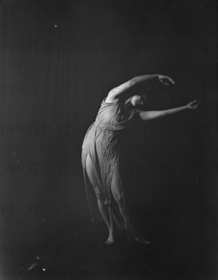 Elizabeth Duncan dancers and children, between 1916 and 1941. Creator: Arnold Genthe.