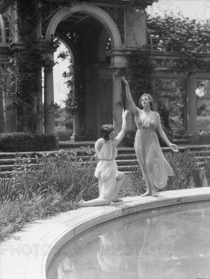 Elizabeth Duncan dancers and children, between 1916 and 1941. Creator: Arnold Genthe.