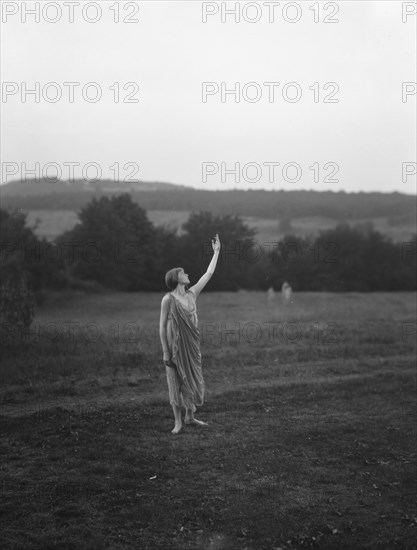 Elizabeth Duncan dancers and children, between 1916 and 1941. Creator: Arnold Genthe.