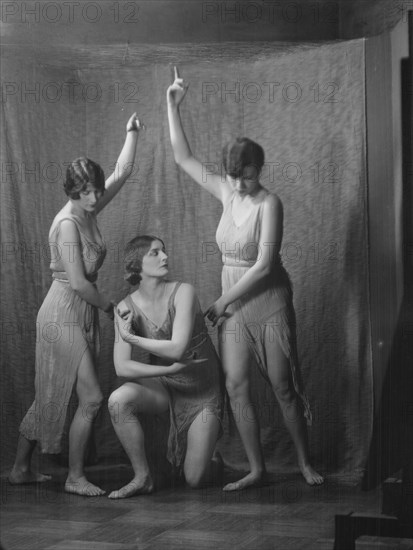 Elizabeth Duncan dancers and children, between 1916 and 1941. Creator: Arnold Genthe.