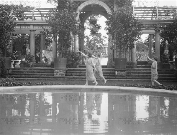 Elizabeth Duncan dancers and children, between 1916 and 1941. Creator: Arnold Genthe.