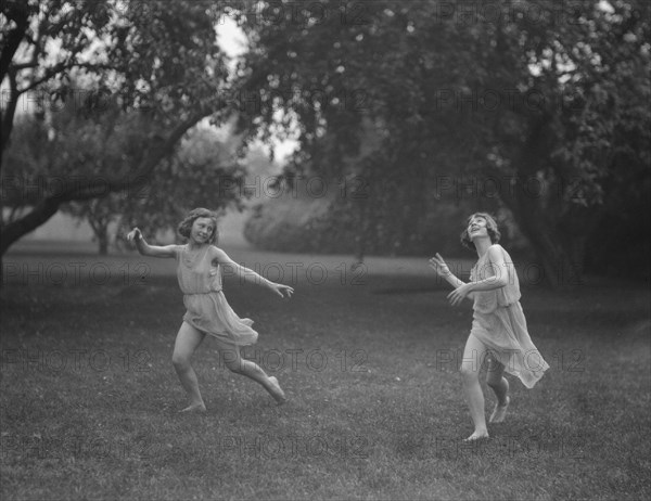 Elizabeth Duncan dancers and children, between 1916 and 1941. Creator: Arnold Genthe.