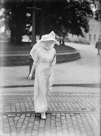 Mrs. James B. Longstreet, Widow of Confederate General, 1913. Creator: Harris & Ewing.