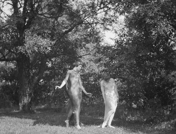 Wanger, Beatrice, Miss, and Miss Marian Berenger, 1918 or 1919. Creator: Arnold Genthe.
