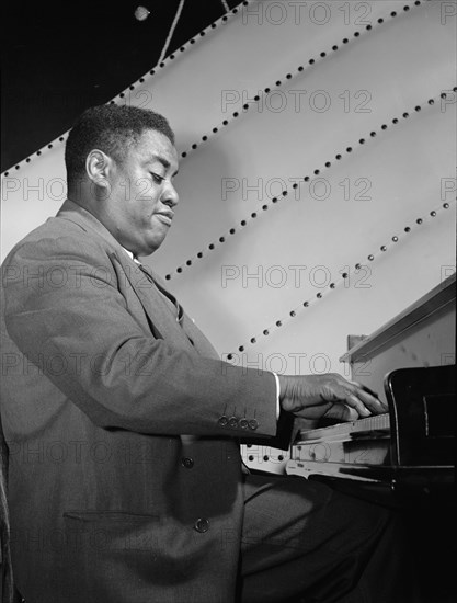 Portrait of Art Tatum, Vogue Room, New York, N.Y., 1946. Creator: William Paul Gottlieb.