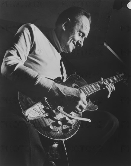 Portrait of Les Paul, Fat Tuesday, New York, N.Y., ca. 1980s. Creator: William Paul Gottlieb.