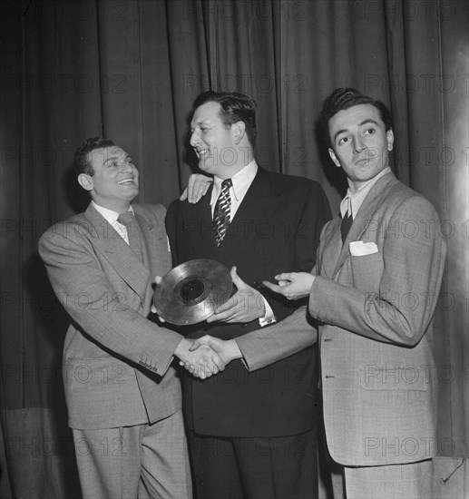 Portrait of Frankie Laine and Vic Damone, New York, N.Y., 1946. Creator: William Paul Gottlieb.