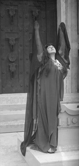 Theatrical production with Margaret Anglin and others, between 1910 and 1925. Creator: Arnold Genthe.