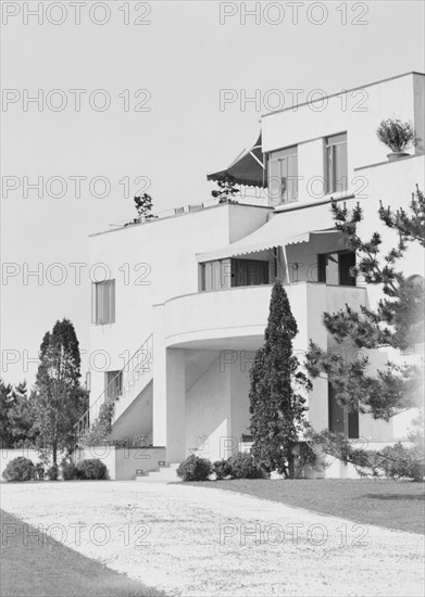 House at "The Shallows," property of Lucien Hamilton Tyng, Southampton, Long Island, 1931 Creator: Arnold Genthe.