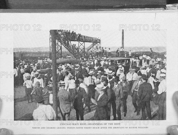 Chicago race riot- beginning of the riot; White and Negroes leaving Twenty-ninth Street..., 1922. Creator: Unknown.