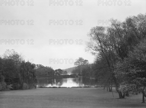 Taylor, Myron C., Mr., residence and grounds, Locust Valley, Long Island, New York, 1928 Nov. Creator: Arnold Genthe.