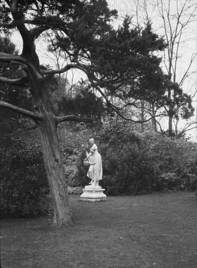 Taylor, Myron C., Mr., residence and grounds, Locust Valley, Long Island, New York, 1928 Nov. Creator: Arnold Genthe.