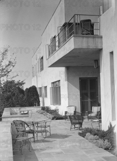 House at "The Shallows," property of Lucien Hamilton Tyng, Southampton, Long Island, 1931 Aug. Creator: Arnold Genthe.