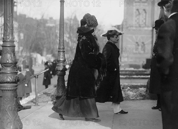 Señor Don Anibal Cruz - His Funeral at St. Patrick's Church, 1910. Creator: Harris & Ewing.