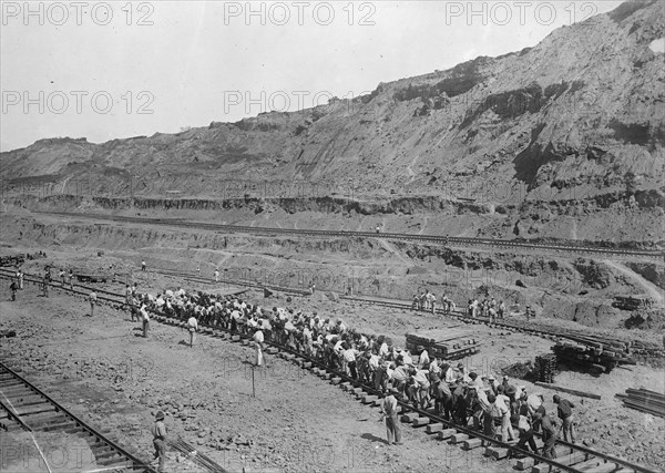 Culebra Cut, Culebra - Gang of 150 Men Shifting Track By Hand, January 1912. Creator: Harris & Ewing.