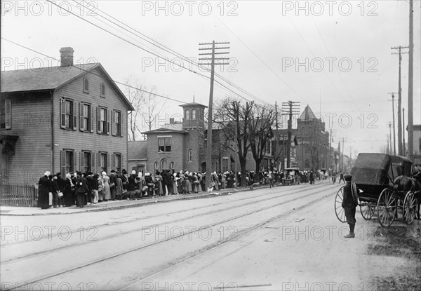 Flood Scenes, Dayton, Ohio, 1913. Creator: Harris & Ewing.