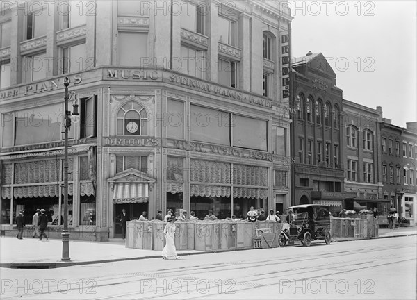 E.F. Droop & Sons Co., 1913. Creator: Harris & Ewing.