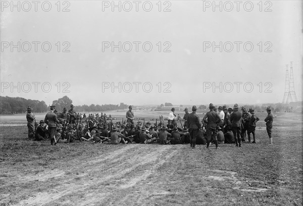 Fort McHenry - Groups, 1917. Creator: Harris & Ewing.