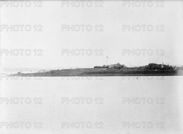 Fort McHenry, 1914. Creator: Harris & Ewing.