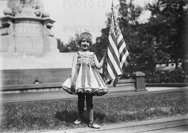 Fourth of July - Child As 'Liberty', 1916. Creator: Harris & Ewing.
