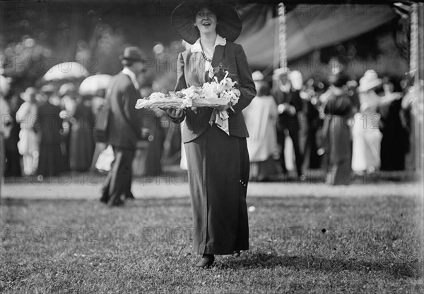 Friendship Charity Fete - Gladys Hinckley, 1913. Creator: Harris & Ewing.