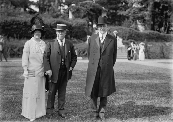 Friendship Charity Fete - Mrs. Hearst; John R. Mclean; William Randolph Hearst, 1913. Creator: Harris & Ewing.