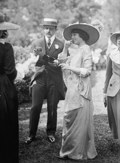 Friendship Charity Fete, 1913. Creator: Harris & Ewing.