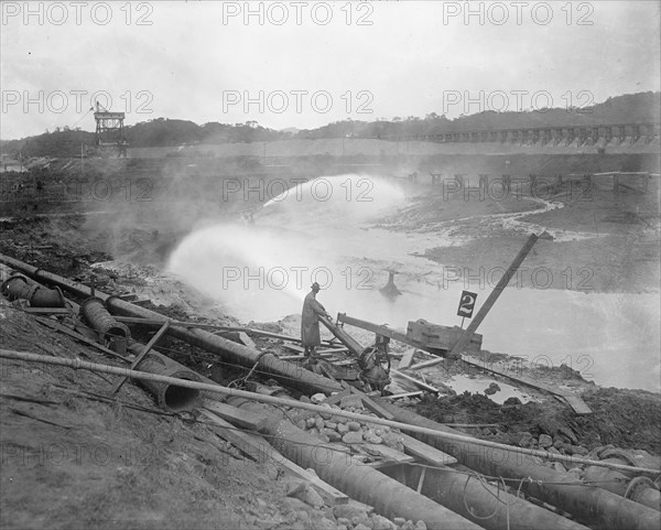 Hydraulic Excavation, Miraflores - Monitors in Oberation [sic], December 21, 1910. Creator: Harris & Ewing.